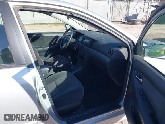 ✅ 2005 Toyota Corolla CE • VIN: 1NXBR32E75Z506963 • Lot: 43651639. Listed on IAAI with 214,018 mi. Free auction sales archive from the USA and detailed vehicle history report at DreamBid. Image 5.