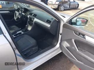 ✅ 2013 Volkswagen Passat SE • VIN: 1VWBN7A38DC127186 • Lot: 43216118. Wystawiony na IAAI z przebiegiem 173 313 mil. Bezpłatny archiwum sprzedaży aukcyjnych z USA i szczegółowy raport historii pojazdu na DreamBid. Zdjęcie 5.