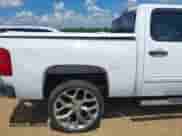 2010 Chevrolet Silverado 1500 LT z VIN 3GCRCSEA6AG170811, wystawiony jako IAAI lot #42697042 z przebiegiem 175 951 mil mil oraz . Historia ofert i sprzedaży dostępna na DreamBid. Obrazek 20.