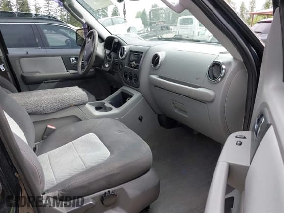 ✅ 2005 Ford Expedition Special Service • VIN: 1FMFU165X5LA80500 • Лот: 42564997. Опубликован ранее на IAAI с пробегом 172 786 миль. Бесплатный доступ к архиву аукционных продаж из США и подробный отчёт об истории автомобиля на DreamBid. Изображение 5.