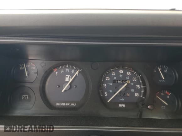 ✅ 1988 Jeep Cherokee • VIN: 1JCMT782XJT081448 • Lot: 51341915. Listed on Copart with 178,057 mi. Free auction sales archive from the USA and detailed vehicle history report at DreamBid. Image 9.