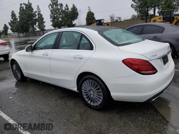 ✅ 2015 Mercedes-Benz C 300 Luxury • VIN: 55SWF4KB6FU011656 • Lot: 92998535. Listed on Copart with 74,165 mi. Free auction sales archive from the USA and detailed vehicle history report at DreamBid. Image 2.