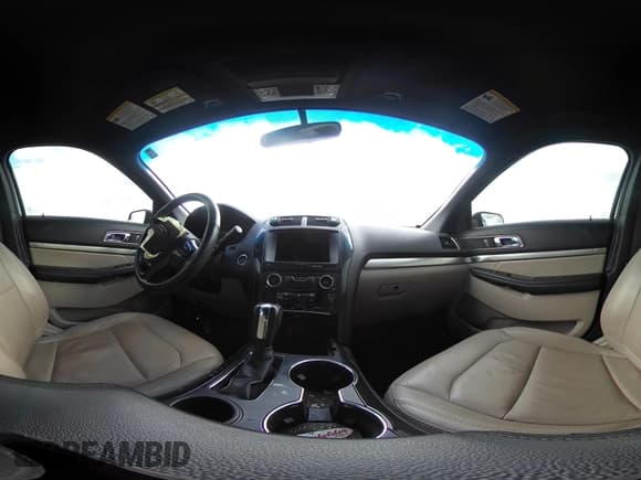 ✅ 2018 Ford Explorer XLT • VIN: 1FM5K7D86JGA11971 • Lot: 43375430. Wystawiony na IAAI z przebiegiem 121 693 mil. Bezpłatny archiwum sprzedaży aukcyjnych z USA i szczegółowy raport historii pojazdu na DreamBid. Zdjęcie 18.