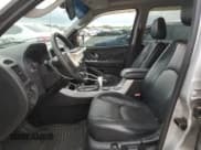 ✅ 2007 Mercury Mariner Premier • VIN: 4M2CU97107KJ17462 • Lot: 58582825. Wystawiony na Copart z przebiegiem Nie podano. Bezpłatny archiwum sprzedaży aukcyjnych z USA i szczegółowy raport historii pojazdu na DreamBid. Zdjęcie 7.