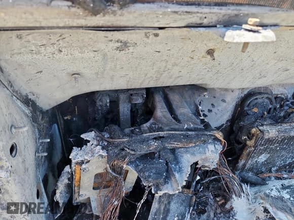 ✅ 2018 Jeep Wrangler Unlimited Sahara • VIN: 1C4HJXEG0JW249072 • Lot: 71540365. Wystawiony na Copart z przebiegiem Nie podano. Bezpłatny archiwum sprzedaży aukcyjnych z USA i szczegółowy raport historii pojazdu na DreamBid. Zdjęcie 9.