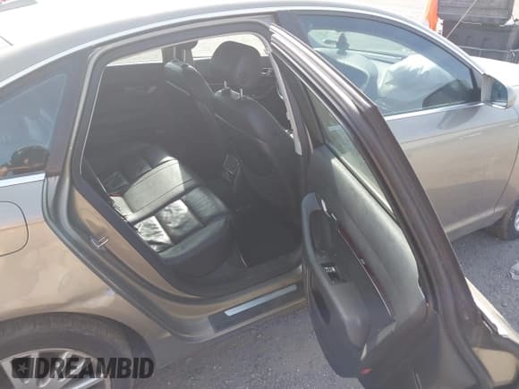 ✅ 2006 Audi A6 3.2L • VIN: WAUDH74F86N095823 • Lot: 42095017. Listed on IAAI with 181,487 mi. Free auction sales archive from the USA and detailed vehicle history report at DreamBid. Image 8.