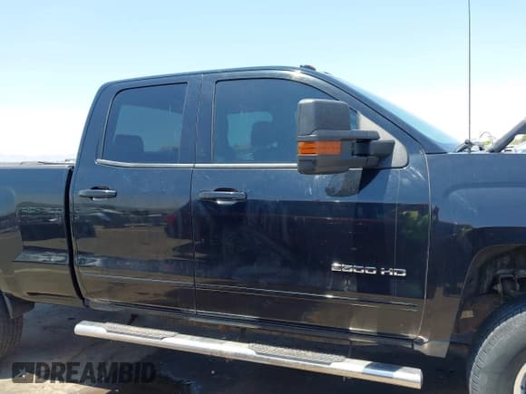 ✅ 2015 Chevrolet Silverado 2500HD LT • VIN: 1GC2KVEG2FZ548656 • Lot: 42496634. Wystawiony na IAAI z przebiegiem 248 812 mil. Bezpłatny archiwum sprzedaży aukcyjnych z USA i szczegółowy raport historii pojazdu na DreamBid. Zdjęcie 14.