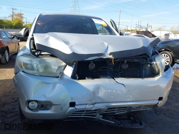 ✅ 2010 Toyota Highlander Limited • VIN: 5TDDK3EH6AS006539 • Lot: 43593807. Listed on IAAI with 193,492 mi. Free auction sales archive from the USA and detailed vehicle history report at DreamBid. Image 6.