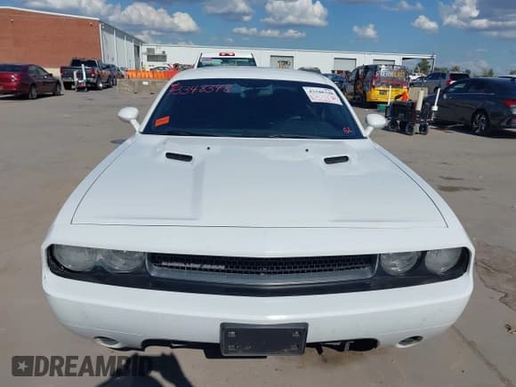 ✅ 2011 Dodge Challenger • VIN: 2B3CJ4DG4BH576375 • Lot: 43348348. Wystawiony na IAAI z przebiegiem 233 424 mil. Bezpłatny archiwum sprzedaży aukcyjnych z USA i szczegółowy raport historii pojazdu na DreamBid. Zdjęcie 6.