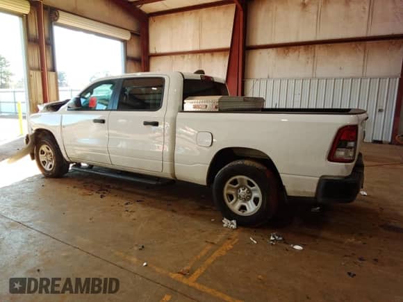 2023 Ram 1500 Tradesman z VIN 1C6RRENT3PN579230, wystawiony jako Copart lot #88556905 z przebiegiem 33 699 mil mil oraz Szkoda całkowita • Salvage title. Historia ofert i sprzedaży dostępna na DreamBid. Obrazek 2.
