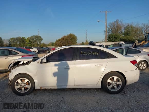 2016 Chevrolet Cruze LT with VIN 1G1PE5SB2G7104902, listed as a IAAI auction lot 43352883 with 154,952 mi miles and . Bid and sale history available at DreamBid. Image 14.