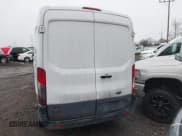 ✅ 2017 Ford Transit • VIN: 1FTYR2CM0HKB09349 • Lot: 41441869. Wystawiony na IAAI z przebiegiem 173 572 mil. Bezpłatny archiwum sprzedaży aukcyjnych z USA i szczegółowy raport historii pojazdu na DreamBid. Zdjęcie 17.