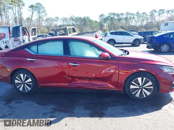 ✅ 2020 Nissan Altima SV • VIN: 1N4BL4DV3LN318110 • Lot: 41747327. Listed on IAAI with 23,779 mi. Free auction sales archive from the USA and detailed vehicle history report at DreamBid. Image 13.