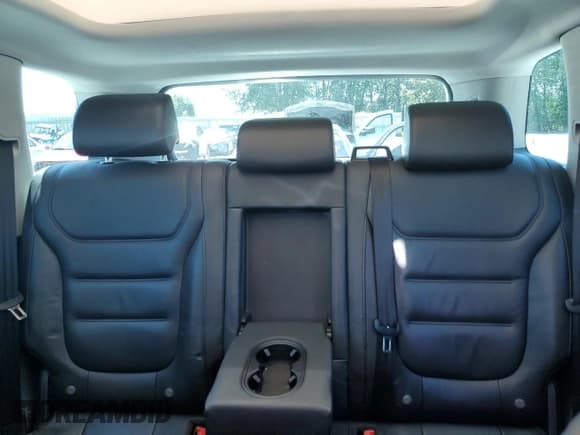 ✅ 2013 Volkswagen Touareg Lux • VIN: WVGEF9BP0DD001565 • Lot: 63070845. Listed on Copart with 123,788 mi. Free auction sales archive from the USA and detailed vehicle history report at DreamBid. Image 10.