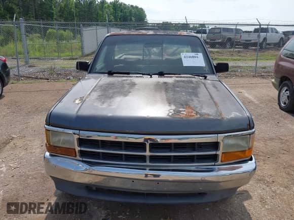 1992 Dodge Dakota z VIN 1B7FL26X0NS508319, wystawiony jako IAAI lot #42468014 z przebiegiem 195 683 mil mil oraz . Historia ofert i sprzedaży dostępna na DreamBid. Obrazek 6.