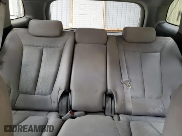 ✅ 2009 Hyundai Santa Fe GL • VIN: 5NMSG73E39H296763 • Lot: 54605045. Listed on Copart with 308,827 mi. Free auction sales archive from the USA and detailed vehicle history report at DreamBid. Image 10.