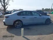 ✅ 2023 BMW 7 Series 760i xDrive • VIN: WBA33EJ06PCL84520 • Лот: 41556566. Опубликован ранее на IAAI с пробегом 20 617 миль. Бесплатный доступ к архиву аукционных продаж из США и подробный отчёт об истории автомобиля на DreamBid. Изображение 13.