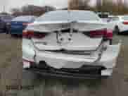 2018 Hyundai Elantra SE z VIN 5NPD74LF8JH380990, wystawiony jako Copart lot #82760545 z przebiegiem 137 107 mil mil oraz Szkoda całkowita • Salvage title. Historia ofert i sprzedaży dostępna na DreamBid. Obrazek 6.