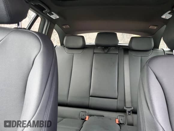 2018 BMW 3 Series 328d xDrive с VIN WBA8J1C50JA019038, выставлен на аукционе Copart как лот 85010124 с пробегом 61 073 миль миль и Списание • Salvage title. История ставок и продаж доступна на DreamBid. Изображение 10.