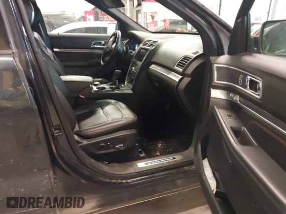 ✅ 2017 Ford Explorer Sport • VIN: 1FM5K8GT9HGA04092 • Lot: 41354237. Wystawiony na IAAI z przebiegiem 96 620 mil. Bezpłatny archiwum sprzedaży aukcyjnych z USA i szczegółowy raport historii pojazdu na DreamBid. Zdjęcie 5.