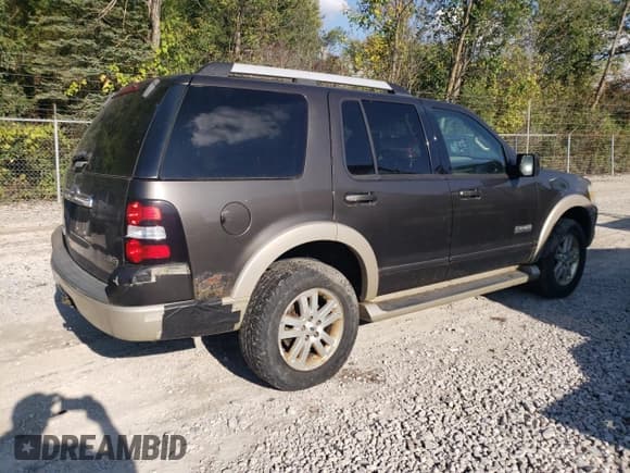✅ 2007 Ford Explorer Eddie Bauer • VIN: 1FMEU74EX7UA40867 • Lot: 70993795. Wystawiony na Copart z przebiegiem 204 293 mil. Bezpłatny archiwum sprzedaży aukcyjnych z USA i szczegółowy raport historii pojazdu na DreamBid. Zdjęcie 3.