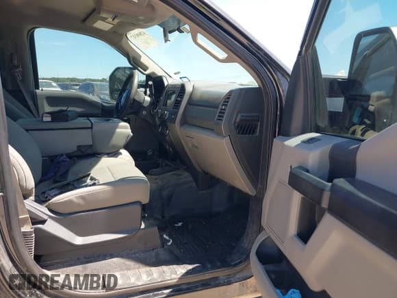 ✅ 2017 Ford F-250 Lariat • VIN: 1FT7W2BT9HEE70915 • Лот: 42808317. Опубликован ранее на IAAI с пробегом 229 023 миль. Бесплатный доступ к архиву аукционных продаж из США и подробный отчёт об истории автомобиля на DreamBid. Изображение 5.