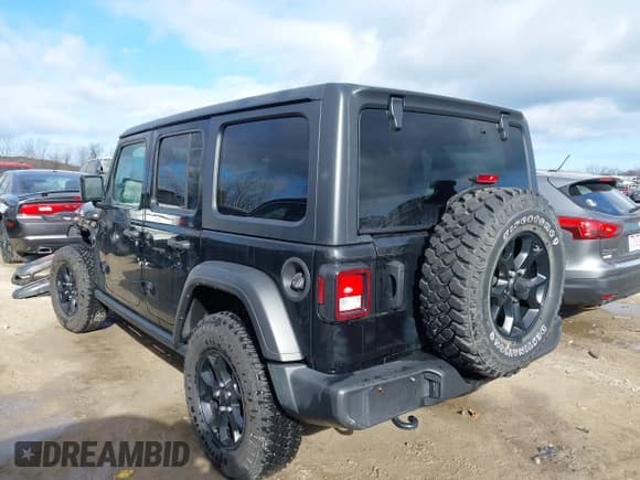 ✅ 2022 Jeep Wrangler Unlimited Sport S • VIN: 1C4HJXDG0NW102631 • Lot: 41870893. Wystawiony na IAAI z przebiegiem 43 968 mil. Bezpłatny archiwum sprzedaży aukcyjnych z USA i szczegółowy raport historii pojazdu na DreamBid. Zdjęcie 3.