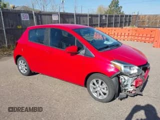 ✅ 2015 Toyota Yaris L • VIN: VNKKTUD38FA033446 • Lot: 42014271. Wystawiony na IAAI z przebiegiem 14 564 mil. Bezpłatny archiwum sprzedaży aukcyjnych z USA i szczegółowy raport historii pojazdu na DreamBid. Zdjęcie 1.