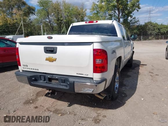 ✅ 2012 Chevrolet Silverado 1500 LT • VIN: 3GCPKSE76CG202030 • Lot: 43403350. Wystawiony na IAAI z przebiegiem 117 414 mil. Bezpłatny archiwum sprzedaży aukcyjnych z USA i szczegółowy raport historii pojazdu na DreamBid. Zdjęcie 4.
