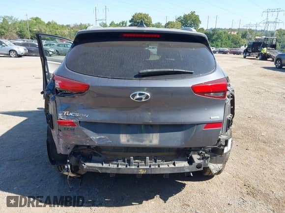 ✅ 2019 Hyundai Tucson Value • VIN: KM8J3CA44KU997932 • Lot: 43207015. Wystawiony na IAAI z przebiegiem 76 383 mil mil. Skorzystaj z bezpłatnego archiwum sprzedaży aukcyjnych z USA i zobacz szczegółowy raport historii pojazdu na DreamBid. Zdjęcie 17.
