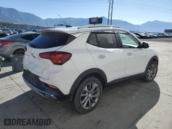 ✅ 2021 Buick Encore GX Essence • VIN: KL4MMFSL9MB149902 • Lot: 80442355. Wystawiony na Copart z przebiegiem 74 907 mil. Bezpłatny archiwum sprzedaży aukcyjnych z USA i szczegółowy raport historii pojazdu na DreamBid. Zdjęcie 3.