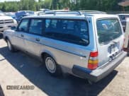 ✅ 1989 Volvo 240 DL • VIN: YV1AX8852K1834731 • Lot: 42278781. Wystawiony na IAAI z przebiegiem 288 726 mil. Bezpłatny archiwum sprzedaży aukcyjnych z USA i szczegółowy raport historii pojazdu na DreamBid. Zdjęcie 3.