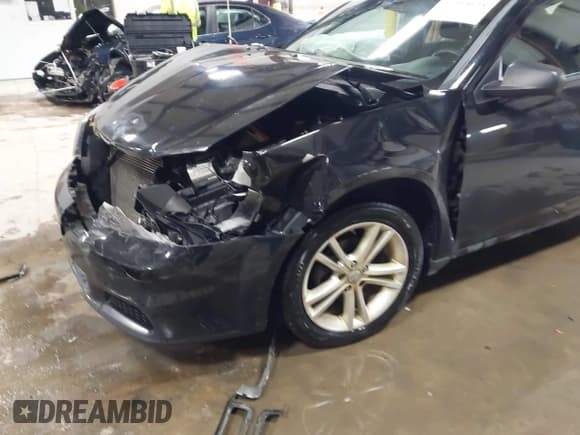 ✅ 2014 Dodge Avenger SE • VIN: 1C3CDZABXEN110977 • Lot: 41954638. Listed on IAAI with 206,912 mi. Free auction sales archive from the USA and detailed vehicle history report at DreamBid. Image 6.