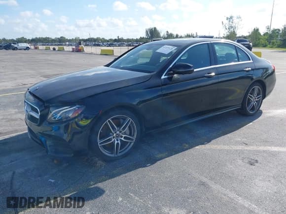 ✅ 2019 Mercedes-Benz E 450 • VIN: WDDZF6JB0KA505693 • Lot: 42539128. Listed on IAAI with 22,561 mi. Free auction sales archive from the USA and detailed vehicle history report at DreamBid. Image 2.