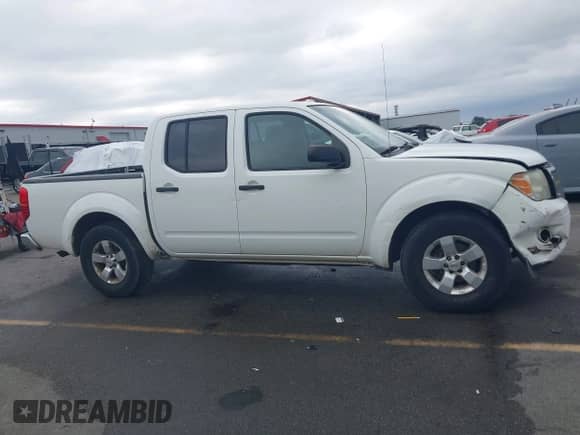 2013 Nissan Frontier SV z VIN 1N6AD0EV3DN719388, wystawiony jako IAAI lot #43338540 z przebiegiem 285 855 mil mil oraz . Historia ofert i sprzedaży dostępna na DreamBid. Obrazek 12.