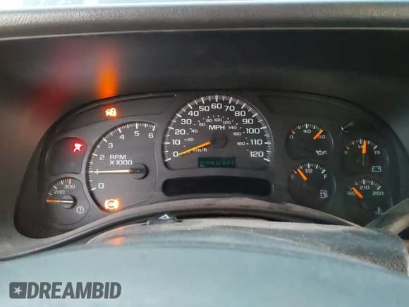 ✅ 2003 Chevrolet Silverado 2500HD LS • VIN: 1GCHK29UX3Z133797 • Lot: 43863409. Wystawiony na IAAI z przebiegiem Nie podano. Bezpłatny archiwum sprzedaży aukcyjnych z USA i szczegółowy raport historii pojazdu na DreamBid. Zdjęcie 7.