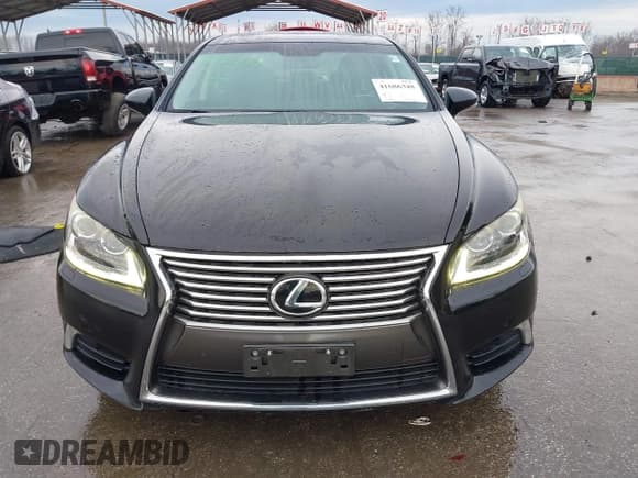 ✅ 2015 Lexus LS 460 • VIN: JTHCL5EF5F5024805 • Lot: 41686348. Listed on IAAI with 60,841 mi. Free auction sales archive from the USA and detailed vehicle history report at DreamBid. Image 12.