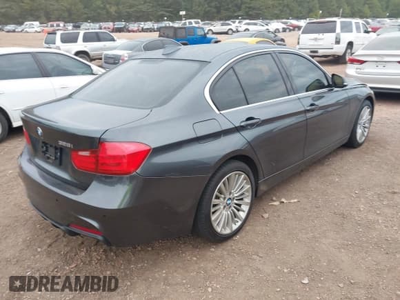 ✅ 2015 BMW 3 Series 328i • VIN: WBA3A5G54FNS87991 • Лот: 43079540. Опубликован ранее на IAAI с пробегом 163 486 миль. Бесплатный доступ к архиву аукционных продаж из США и подробный отчёт об истории автомобиля на DreamBid. Изображение 4.
