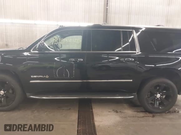 ✅ 2016 GMC Yukon XL Denali • VIN: 1GKS2HKJ6GR428205 • Lot: 43127589. Wystawiony na IAAI z przebiegiem 160 096 mil. Bezpłatny archiwum sprzedaży aukcyjnych z USA i szczegółowy raport historii pojazdu na DreamBid. Zdjęcie 15.