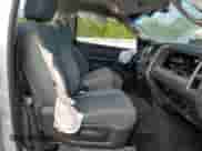 2017 Ram 1500 Tradesman z VIN 3C6JR6AT3HG604680, wystawiony jako Copart lot #53157055 z przebiegiem Nie podano mil oraz Czysty tytuł • Clean title. Historia ofert i sprzedaży dostępna na DreamBid. Obrazek 10.