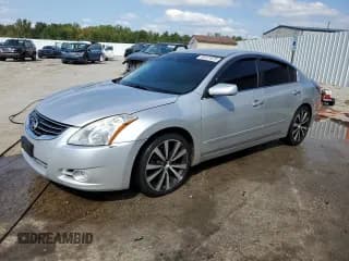 ✅ 2011 Nissan Altima S • VIN: 1N4AL2AP2BC138584 • Lot: 85121575. Wystawiony na Copart z przebiegiem 218 004 mil. Bezpłatny archiwum sprzedaży aukcyjnych z USA i szczegółowy raport historii pojazdu na DreamBid. Zdjęcie 1.