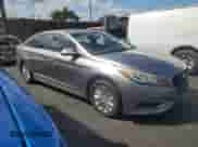 2017 Hyundai Sonata SE z VIN KMHE24L18HA057365, wystawiony jako Copart lot #82241505 z przebiegiem 176 361 mil mil oraz Szkoda całkowita • Salvage title. Historia ofert i sprzedaży dostępna na DreamBid. Obrazek 4.