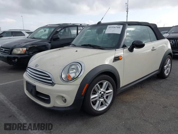 ✅ 2012 MINI Convertible • VIN: WMWZN3C5XCT135195 • Лот: 43326760. Опубликован ранее на IAAI с пробегом 122 358 миль. Бесплатный доступ к архиву аукционных продаж из США и подробный отчёт об истории автомобиля на DreamBid. Изображение 2.