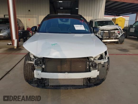 ✅ 2019 Volvo XC40 R-Design • VIN: YV4AC2HM7K2149105 • Lot: 41857899. Listed on IAAI with 122,736 mi. Free auction sales archive from the USA and detailed vehicle history report at DreamBid. Image 6.