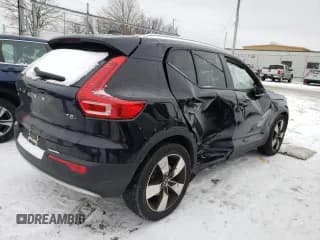 ✅ 2020 Volvo XC40 Momentum • VIN: YV4162UKXL2181611 • Lot: 72643092. Wystawiony na Copart z przebiegiem 39 469 mil. Bezpłatny archiwum sprzedaży aukcyjnych z USA i szczegółowy raport historii pojazdu na DreamBid. Zdjęcie 3.