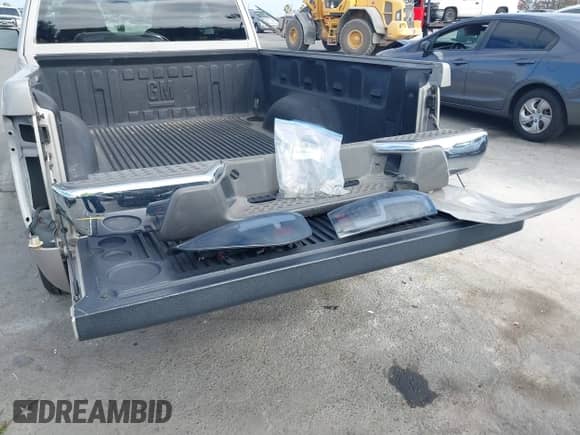 2008 Chevrolet Colorado 1LT z VIN 1GCCS39E188192565, wystawiony jako IAAI lot #41901967 z przebiegiem 282 987 mil mil oraz . Historia ofert i sprzedaży dostępna na DreamBid. Obrazek 19.