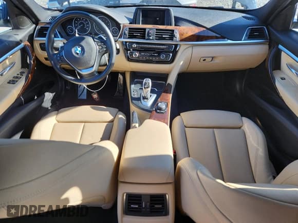 ✅ 2018 BMW 3 Series 330i xDrive • VIN: WBA8D9C59JEM32400 • Lot: 82441155. Wystawiony na Copart z przebiegiem 68 036 mil. Bezpłatny archiwum sprzedaży aukcyjnych z USA i szczegółowy raport historii pojazdu na DreamBid. Zdjęcie 8.