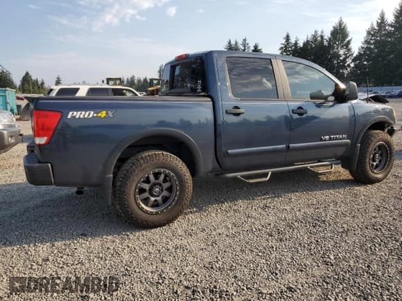 ✅ 2015 Nissan Titan SL • VIN: 1N6AA0EC4FN507528 • Lot: 69449465. Wystawiony na Copart z przebiegiem 117 641 mil. Bezpłatny archiwum sprzedaży aukcyjnych z USA i szczegółowy raport historii pojazdu na DreamBid. Zdjęcie 3.