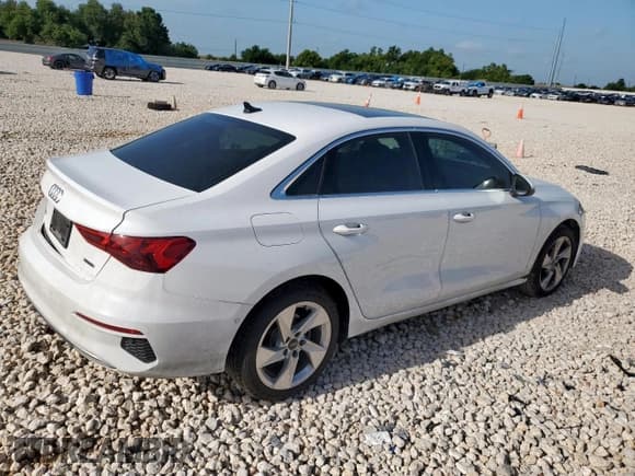 ✅ 2024 Audi A3 Premium • VIN: WAUGUDGY7RA138841 • Лот: 62919215. Опубликован ранее на Copart с пробегом 6 729 миль. Бесплатный доступ к архиву аукционных продаж из США и подробный отчёт об истории автомобиля на DreamBid. Изображение 3.