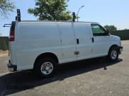 ✅ 2021 Chevrolet Express Cargo • VIN: 1GCWGAF72M1167380 • Lot: 62544795. Wystawiony na Copart z przebiegiem 84 845 mil. Bezpłatny archiwum sprzedaży aukcyjnych z USA i szczegółowy raport historii pojazdu na DreamBid. Zdjęcie 3.